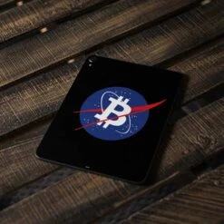 Bitcoin Logo Apple IPad Pro Skin 9 Bitcoin Logo Apple IPad Pro Skin -Skinit Store bitcoin logo ipad pro 11in 2018 2019 skin 1644263426 SKNBTCRDG06IPRO11 PR 04