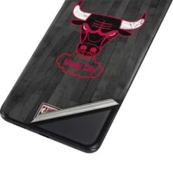 NBA Chicago Bulls Hardwood Classics Galaxy S21 5G Skin -Skinit Store chicago bulls hardwood classics galaxy s21 5g skin 1613625646 SKNHWCCHB02GLXY21 PR 04