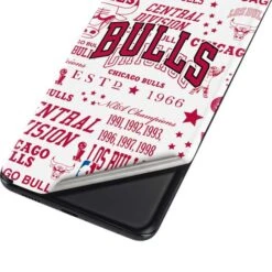 NBA Chicago Bulls Historic Blast Galaxy S21 5G Skin 9 NBA Chicago Bulls Historic Blast Galaxy S21 5G Skin -Skinit Store chicago bulls historic blast galaxy s21 5g skin 1613625663 SKNJOCHBL02GLXY21 PR 04