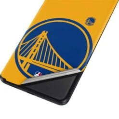 NBA Golden State Warriors Large Logo Galaxy S21 5G Skin 14 NBA Golden State Warriors Large Logo Galaxy S21 5G Skin -Skinit Store golden state warriors large logo galaxy s21 5g skin 1707498767 SKNNBAHAM10GLXY21 PR 04