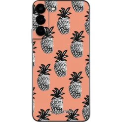 Bouffants And Broken Hearts Gray Scale Pineapple Galaxy S22 Plus Skin