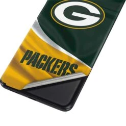 NFL Green Bay Packers Galaxy S21 5G Skin -Skinit Store green bay packers galaxy s21 5g skin 1613625642 SKNNFLGBA02GLXY21 PR 04