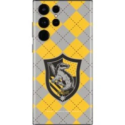 Wizarding World Harry Potter Hufflepuff Crest Galaxy S22 Ultra Skin