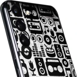 Music Pattern Galaxy S22 Skin -Skinit Store music pattern galaxy s22 skin 1646266137 SKNMUSICX04GLXY22 PR 03