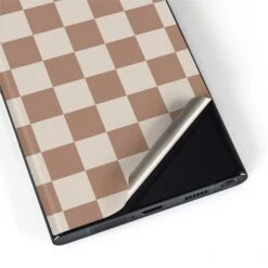 Neutral Checkered Galaxy S22 Ultra Skin 9 Neutral Checkered Galaxy S22 Ultra Skin -Skinit Store neutral checkered galaxy s22 ultra skin 1646439206 SKNNEWCHK01GLX22U PR 04
