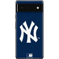 MLB New York Yankees - Solid Distressed Google Pixel 6 Skin